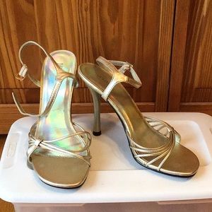 Splash gold dress shoes